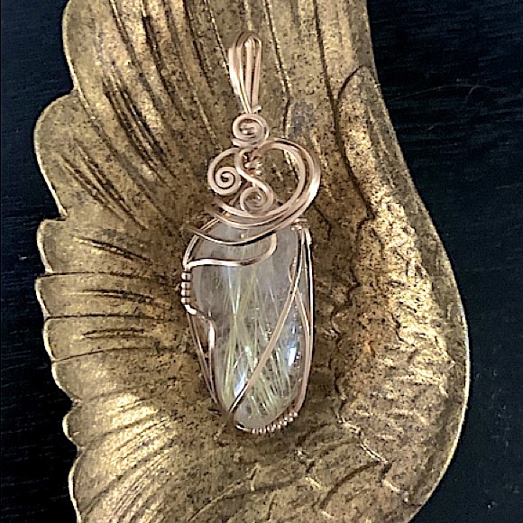 GOLD WRAPPED RUTILATED QUARTZ PENDANT - Picture 1 of 3